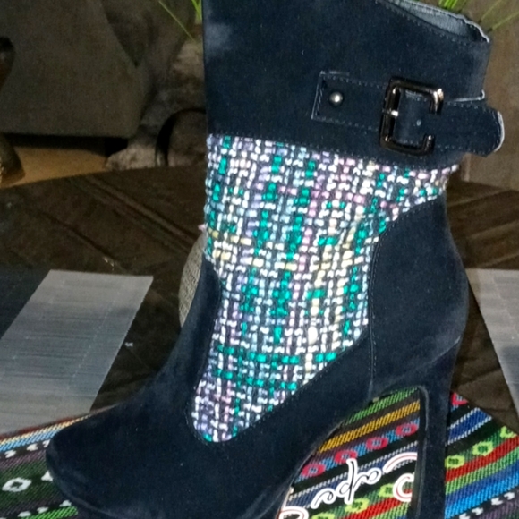 Boots - Picture 1 of 2